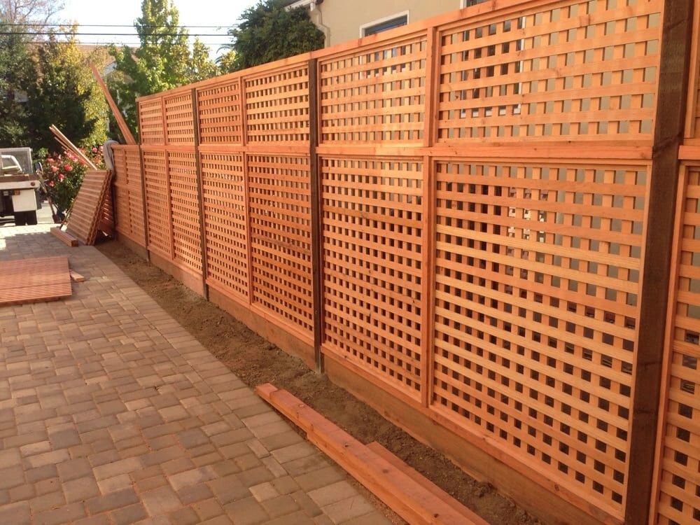 Wood lattice privacy fence