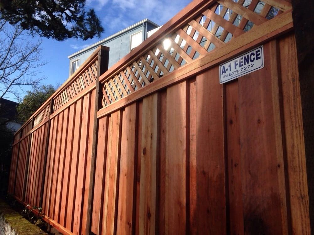 Wood fence with lattice top